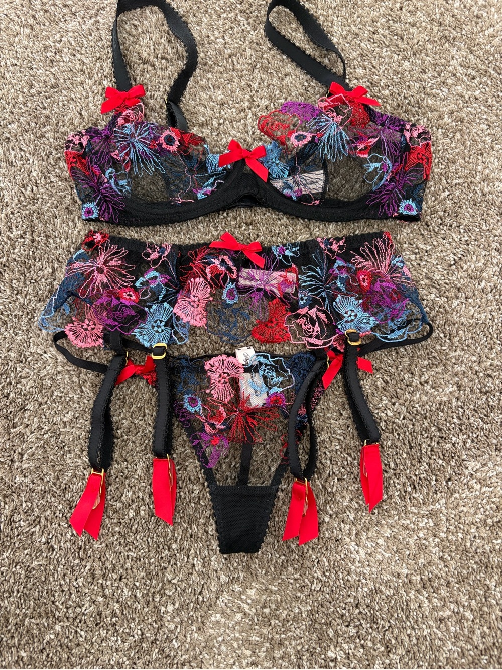 ZURI AW25 agent provocateur